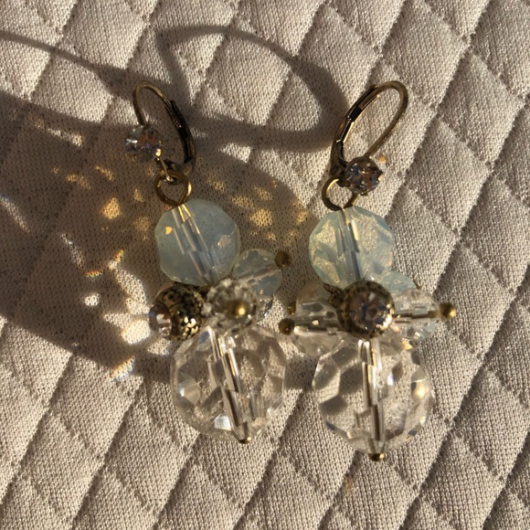 Beautiful clear beaded earrings. - Picture 8 of 8
